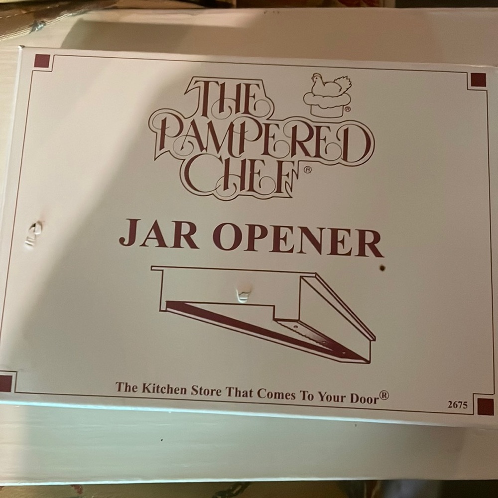 Vintage The Pampered Chef jar opener